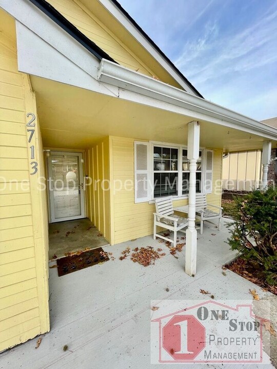 2713 NW 3rd Terrace in Blue Springs, MO - Building Photo