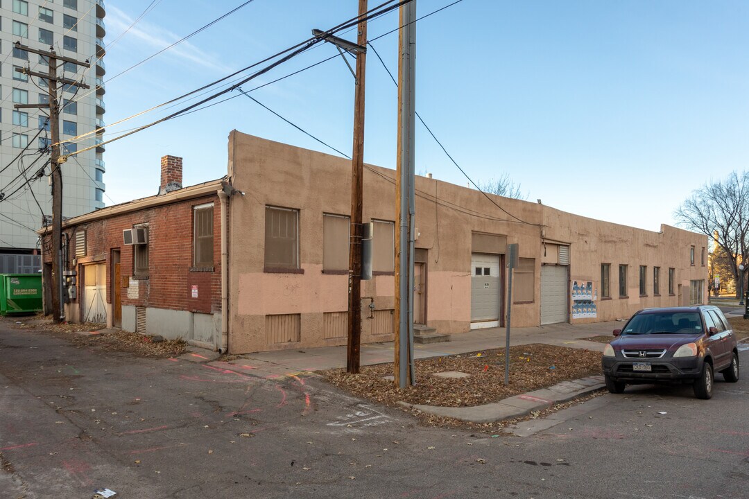 Parq II in Denver, CO - Building Photo