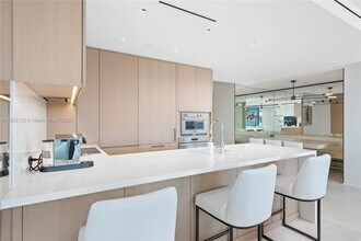 19242 Fisher Island Dr in Miami Beach, FL - Building Photo - Building Photo