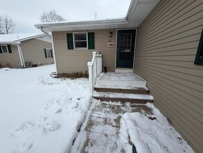 801 S 15th St in St Clair, MI - Building Photo - Building Photo