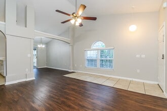 7651 Harbor Lake Dr in Orlando, FL - Foto de edificio - Building Photo