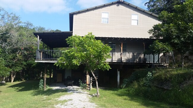 727 Indian Mound Rd in Spicewood, TX - Building Photo - Building Photo
