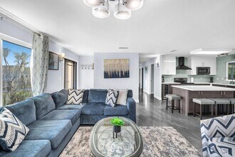 4400 SW 37th Ave in Fort Lauderdale, FL - Building Photo - Building Photo