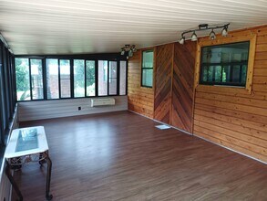 471 Logan Ave, Unit A in Orange Park, FL - Foto de edificio - Building Photo