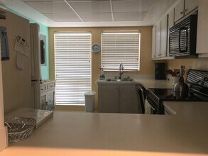 60 Yacht Club Dr-Unit -402 in North Palm Beach, FL - Building Photo - Building Photo