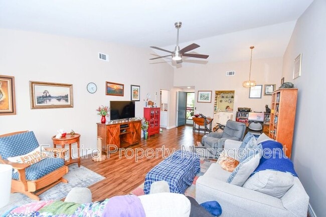 17148 Village 17 in Camarillo, CA - Building Photo - Building Photo