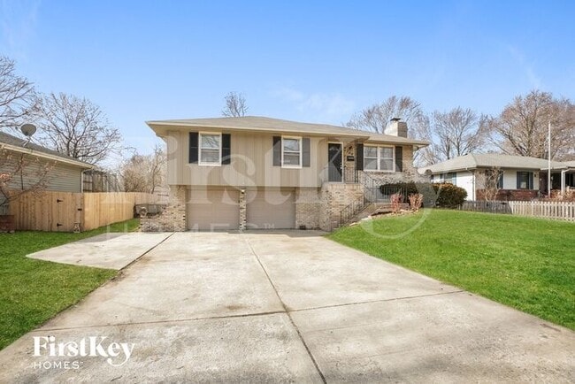 property at 706 SW Merritt St
