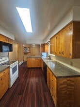 1404 S Cherry St in Port Angeles, WA - Building Photo - Building Photo