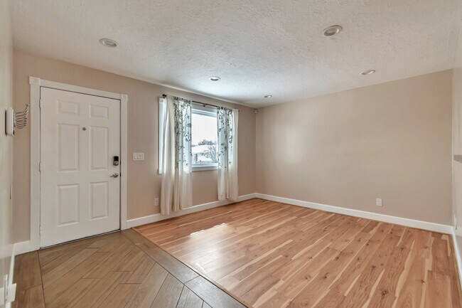 4968 S Cowdell St in Salt Lake City, UT - Building Photo - Building Photo