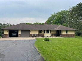 421 County Road UU in Hudson, WI - Building Photo