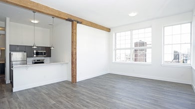 Textile Lofts in Newark, NJ - Building Photo - Interior Photo