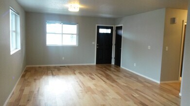 6021 SE 48th Av in Portland, OR - Building Photo - Building Photo