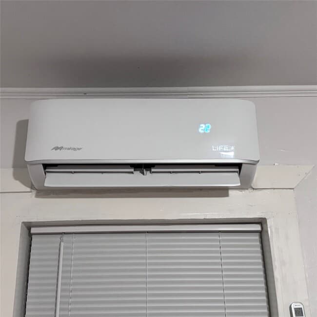 property at 215 S Commerce St