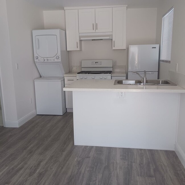 5838 8th Ave in Los Angeles, CA - Building Photo - Building Photo