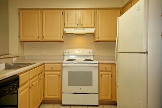 13839 Fairway Island Dr in Orlando, FL - Building Photo - Building Photo