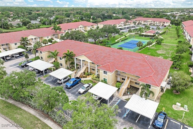 192 Furse Lakes Cir-Unit -H11 in Naples, FL - Foto de edificio - Building Photo