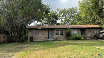208 E Valley Rd in Harker Heights, TX - Building Photo