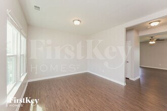 102 Shanache Dr in Spring Hill, TN - Building Photo - Building Photo