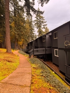 Forest Village Apartments in Eugene, OR - Foto de edificio - Building Photo