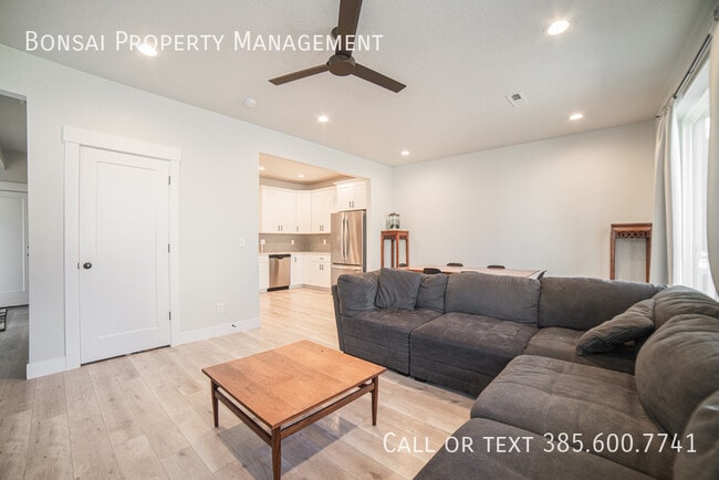 6189 Birch Run Rd in South Jordan, UT - Building Photo - Building Photo