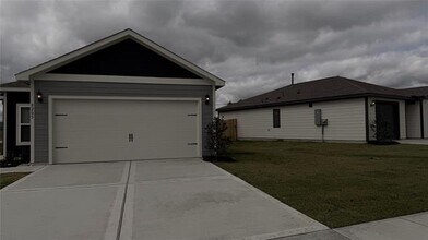 8205 White Wolf Trl in Ponder, TX - Building Photo - Building Photo