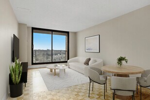 Driveway Place in Ottawa, ON - Building Photo