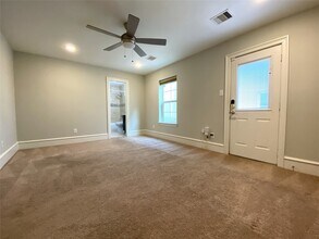 5226 Kiam St in Houston, TX - Building Photo - Building Photo