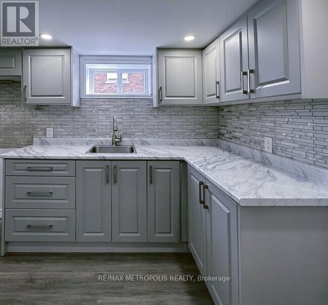 property at 87 Cadillac Ave S