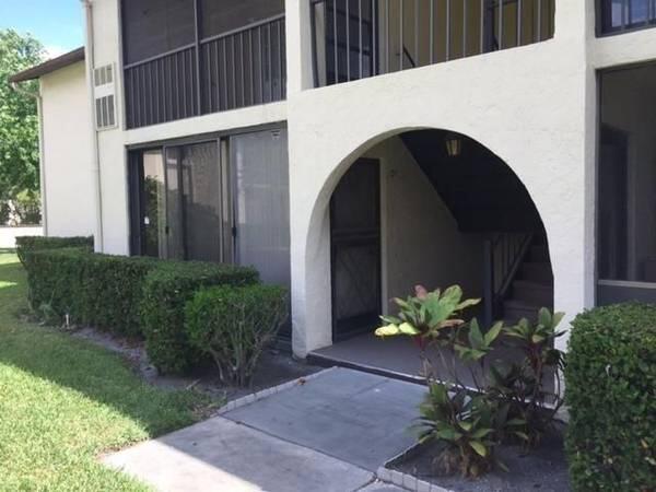 3531 Tall Pine Way-Unit -C-1 in Greenacres, FL - Building Photo