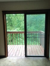 322 Rock Knoll Dr in Greenwood, SC - Building Photo - Building Photo