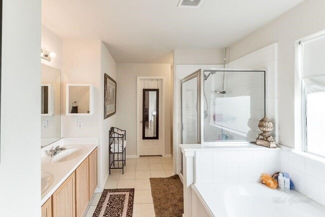 5903 Shining Leaf Ct