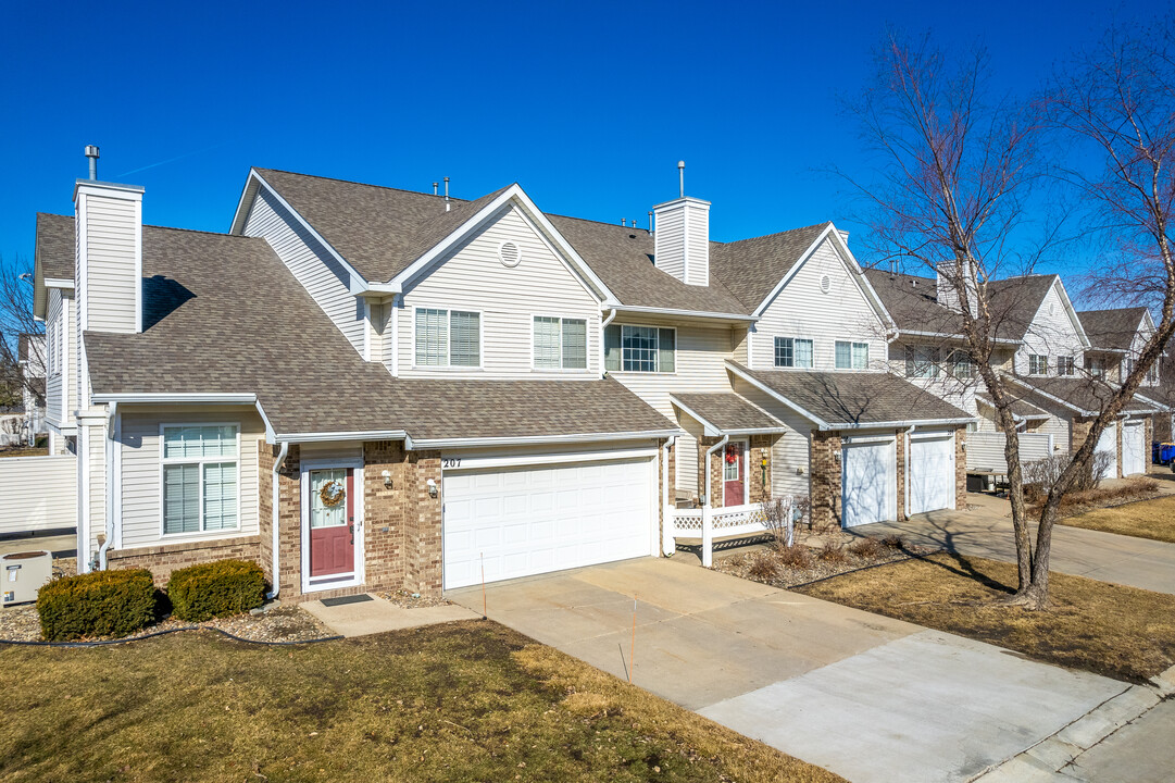 Villas of Berkshire Hills in West Des Moines, IA - Building Photo