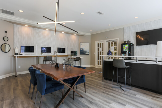 The Kinsley at Perimeter Center in Atlanta, GA - Building Photo - Interior Photo