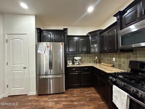 7349 Skyrocket Dr in El Paso, TX - Building Photo - Building Photo