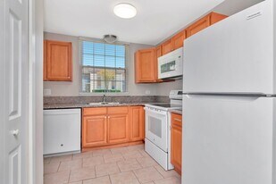 108 Clocktower Dr in Brandon, FL - Building Photo