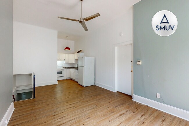 1229 N Calvert St in Baltimore, MD - Building Photo - Building Photo