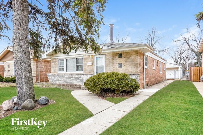 property at 14340 Kenwood Ave