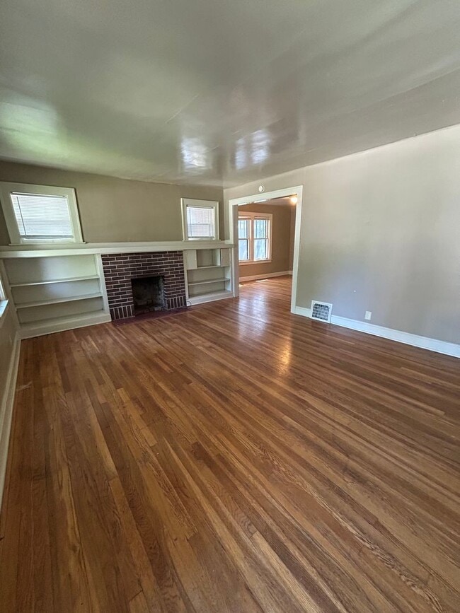 property at 5326 Charlotte St