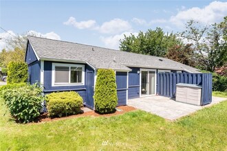 1746 N Rainier Ave in Bremerton, WA - Building Photo - Building Photo