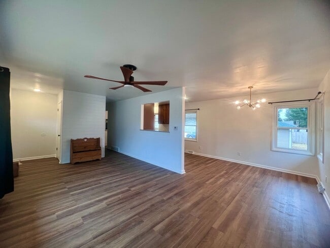 315 10th Ave N in Clinton, IA - Building Photo - Building Photo