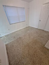 1182 NW 65th St in Miami, FL - Foto de edificio - Building Photo