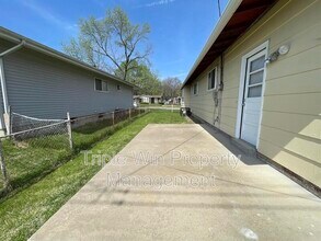 690 Wiethaupt Rd in Florissant, MO - Building Photo - Building Photo