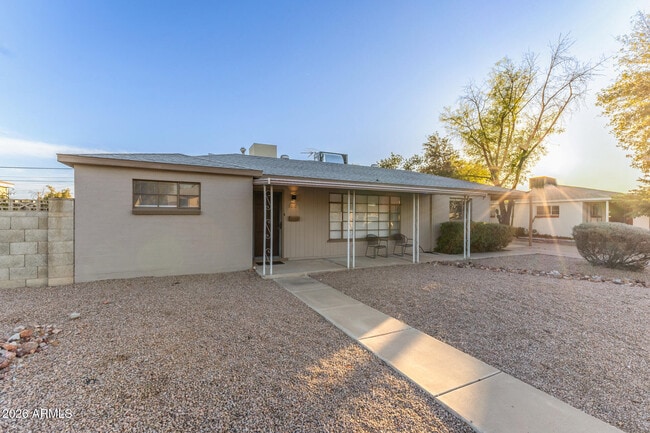 2013 W San Juan Ave in Phoenix, AZ - Building Photo - Building Photo