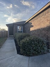 7047 Capeshaw in San Antonio, TX - Building Photo - Building Photo