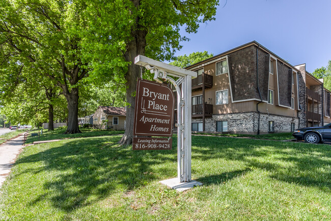 Bryant Place Apartments in Independence, MO - Building Photo - Primary Photo