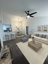 Ivy Hills Living Spaces in Cincinnati, OH - Foto de edificio - Building Photo