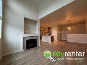 2155 Bobs Hollow Ln in Dupont, WA - Building Photo - Building Photo