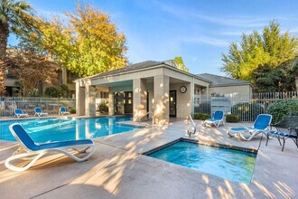 225 N Country Ln in Saint George, UT - Foto de edificio - Building Photo