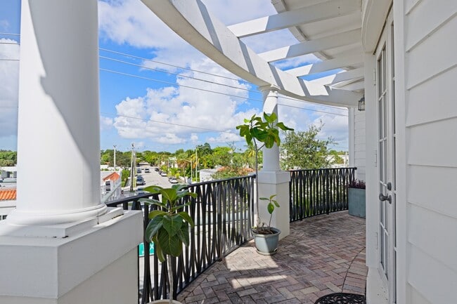 1970 S Dixie Hwy in West Palm Beach, FL - Building Photo - Building Photo