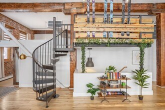 2560 Blake St in Denver, CO - Building Photo - Building Photo